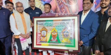 Kalahandi’s Artistic Legacy Thrives: Vedanta Presents Saura Painting to CM, Symbolizing Regional Pride