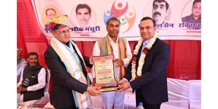 MPK Steels and Yuva Jan Kalyan Samiti organised a mega blood donation camp on New Year’s Eve at Khachariyawas to mark new beginnings.