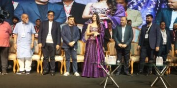 Jacqueline Fernandez Joins Lux Cozi’s Grand Indore Meet, Over 2000 Retailers Attend