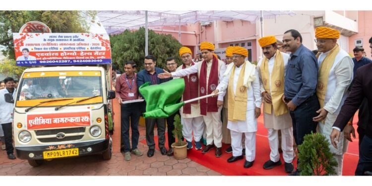 Governor Mangubhai Patel Flags Off Anemia Awareness Rath in Indore; Campaign to Reach 2 Million People in 12 Days