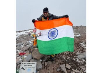 Vectus MD Atul Ladha successfully summits Aconcagua, South America’s highest peak, setting a new benchmark in Indian mountaineering