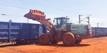 Vedanta Aluminium Cuts CO₂ Emissions by Half with EV Loader Deployment at Kodingamali