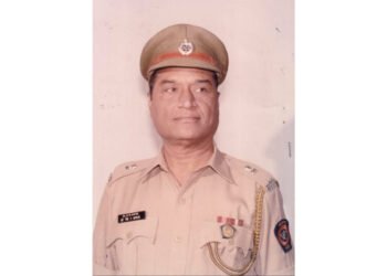 Mulkha Vegala (Extraordinary) Untold Story of uncommon Dr. S. R. Kapse Police Officer