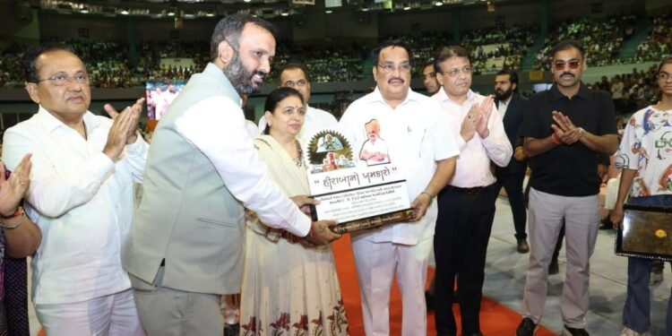 Union Minister C. R. Patil’s Birthday Marked by Mega Social Service Drive: 5,100 Girls Receive Educational Aid in Surat