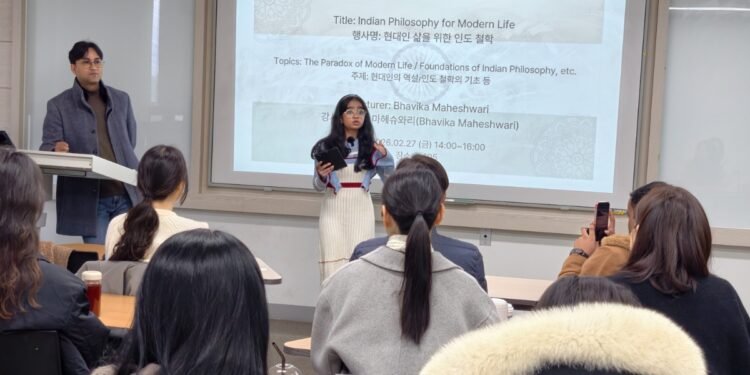 Bhavika Maheshwari of Surat raises Indian Flag Across the Asia with Cultural Impact