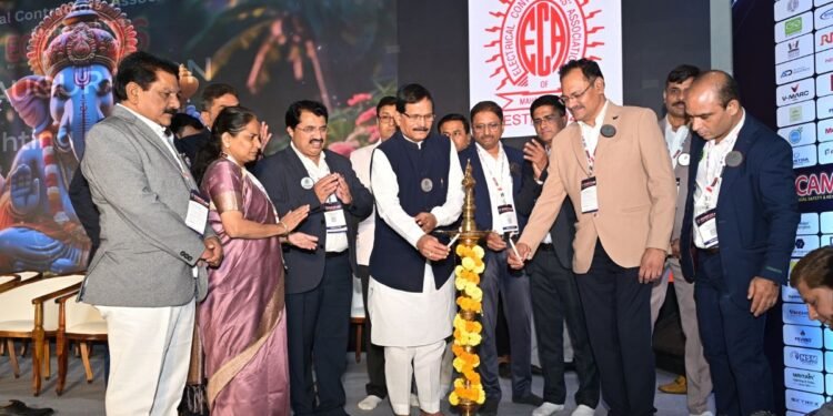 Shri Shripad Naik Inaugurates ECAMEX 2026; Calls for Higher Share of Renewable Energy, Boost to Solar Adoption and Make in India Opportunities