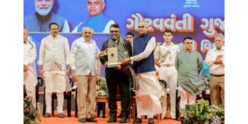 Marengo CIMS Hospital’s cardiac surgeon Dr. Dhaval Naik honoured with Gujarat Garima Award