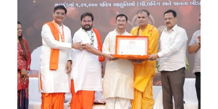 Duttashrey Aashram Sets Record with 24-Hour Uninterrupted Datta Bavani Recitation and 1.25 Lakh Paan-Clove Offerings During Hanuman Yagna