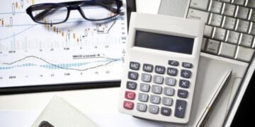 Mutual fund calculator vs compound interest calculator: Key differences