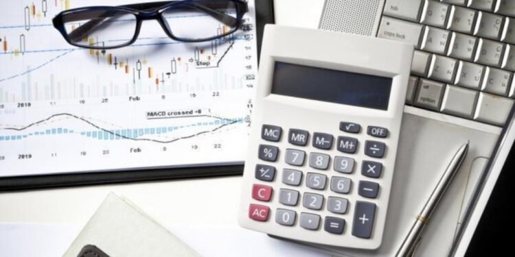 Mutual fund calculator vs compound interest calculator: Key differences