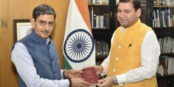 Cultural Envoy Sundeep Bhutoria Calls on West Bengal Governor; Presents Handwritten Copy of Tagore’s Gitanjali