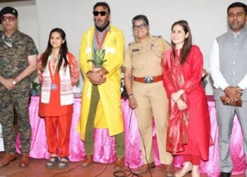 Mumbai Police to Receive Monsoon Protection Across Seven Police Stations: Lions Club of Mumbai SOL and RASYS Unite in Tribute to Frontline Heroes