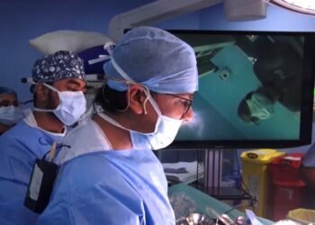 The Top Urologist in Kolkata, Dr. Tarun Jindal Performs Live VEIL Surgery at UroOncoCon 2026
