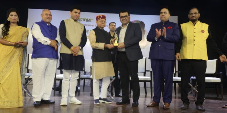 Madhav Das Honoured for Excellence in Human Resources and Literature at Vagdhara Samman Samaroh