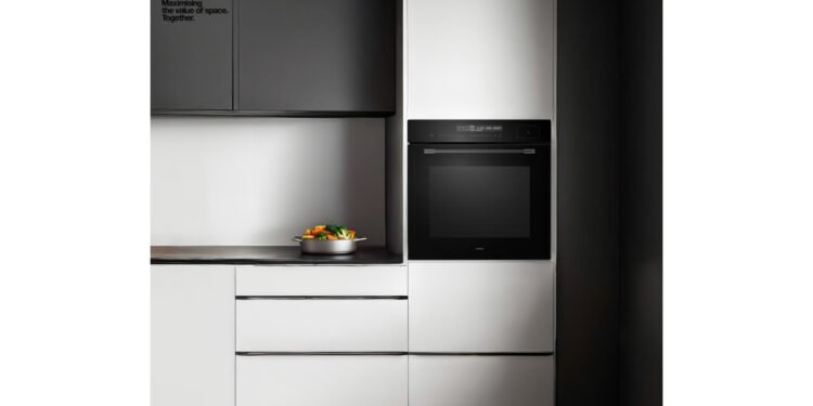 Cook with Confidence Using Hafele’s Midora Steam Oven with Telescopic Shelf Supports