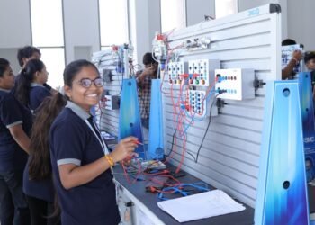 Women in Manufacturing: Breaking Barriers Through Skill Development