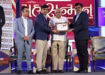 Entrepreneur Karan Bothara Honoured with Mahasanman Award by Gujarat Chief Minister