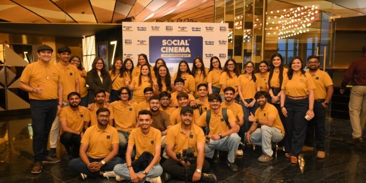 Surbhi and Palak Madhwani Launch Social Cinema Through the First EPIC Premiere of RAJUAAT at Rajhans Precia, Surat