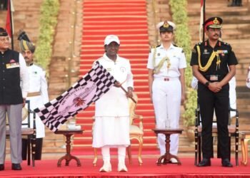 Hon’ble President of India Smt Droupadi Murmu Flags Off the Inaugural President’s Bodyguard Soldierathon from Rashtrapati Bhavan