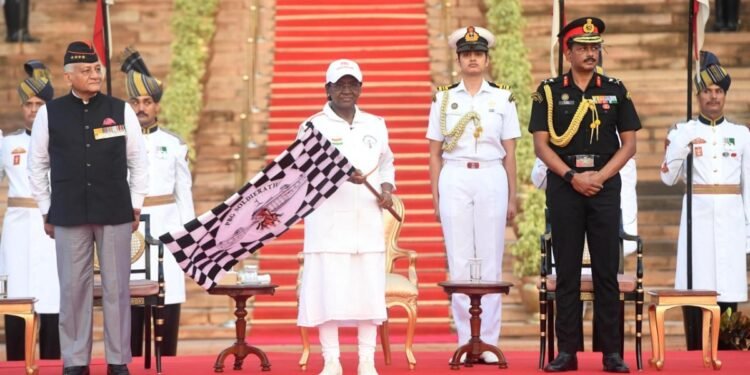Hon’ble President of India Smt Droupadi Murmu Flags Off the Inaugural President’s Bodyguard Soldierathon from Rashtrapati Bhavan