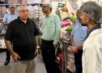 IRCTC CMD Rahul Himalian inspects Mumbai’s Catering Network, puts focus back on Quality and Hygiene