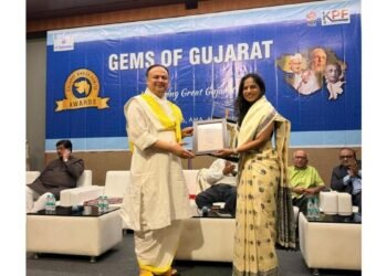 Charvi Rajput of Gunnercooke LLP honoured with Gujarat Vikas Asmita Award