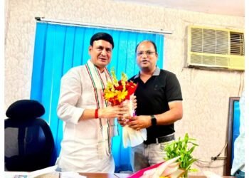 Nikhil Singhal Emerges as Grassroots Leader in Noida, Meets AICC Secretary & UP Co-Incharge Sanjiv Arya