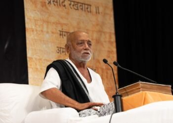 Morari Bapu Asks Harvard to Preserve India’s Sacred Texts as Nine-Day Ram Katha Concludes