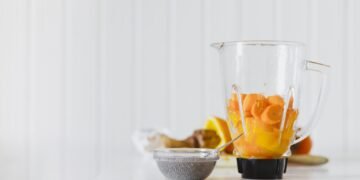 How to Choose Between a Hand Blender and a Mixer Grinder