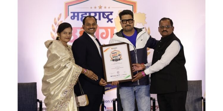 Mr. Swapnil Aabaji Patil & Mr. Sunil Aabaji Patil of Shri Gajanan Dairy & Milk Products Honoured for Best Quality Milk Products in Jalgaon