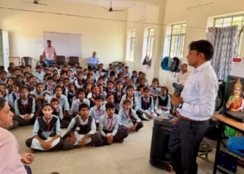Jeevan Prasad Swami: Cyber Security Awareness Session at PM SHRI Chhapura Kalan, Students Receive Guidance for a Safer Digital Future