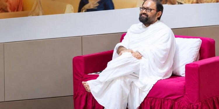 What Makes a Spiritual Guru in India Influential Beyond Religious Boundaries?