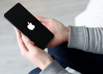 Apple Says ‘Reachability’ Feature Coming to iPhone Duo Later This Year