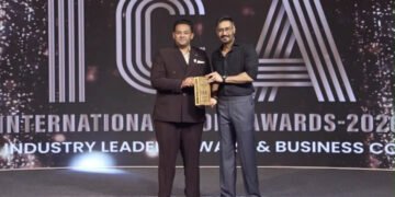 Una Entrepreneur Shubham Jain Honoured by Ajay Devgn as Wudware Wins Emerging Brand Award
